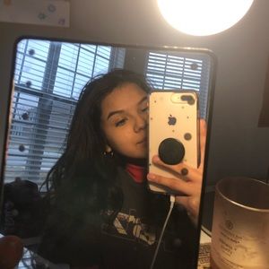 Meet your Posher, Raquel